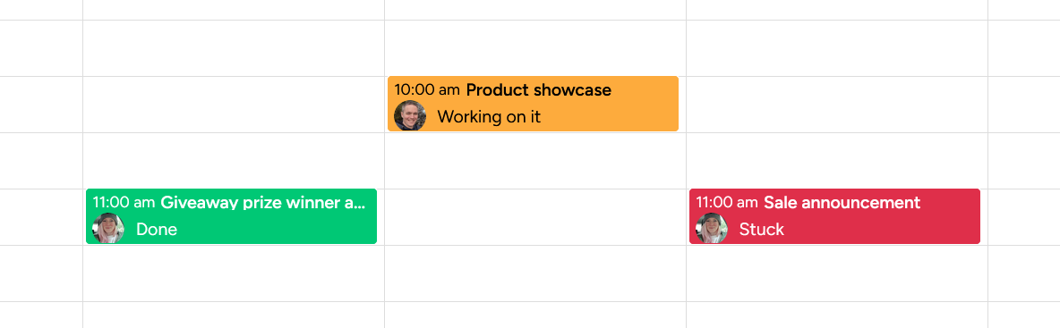 Status-based calendar coloring with text accessibility aid